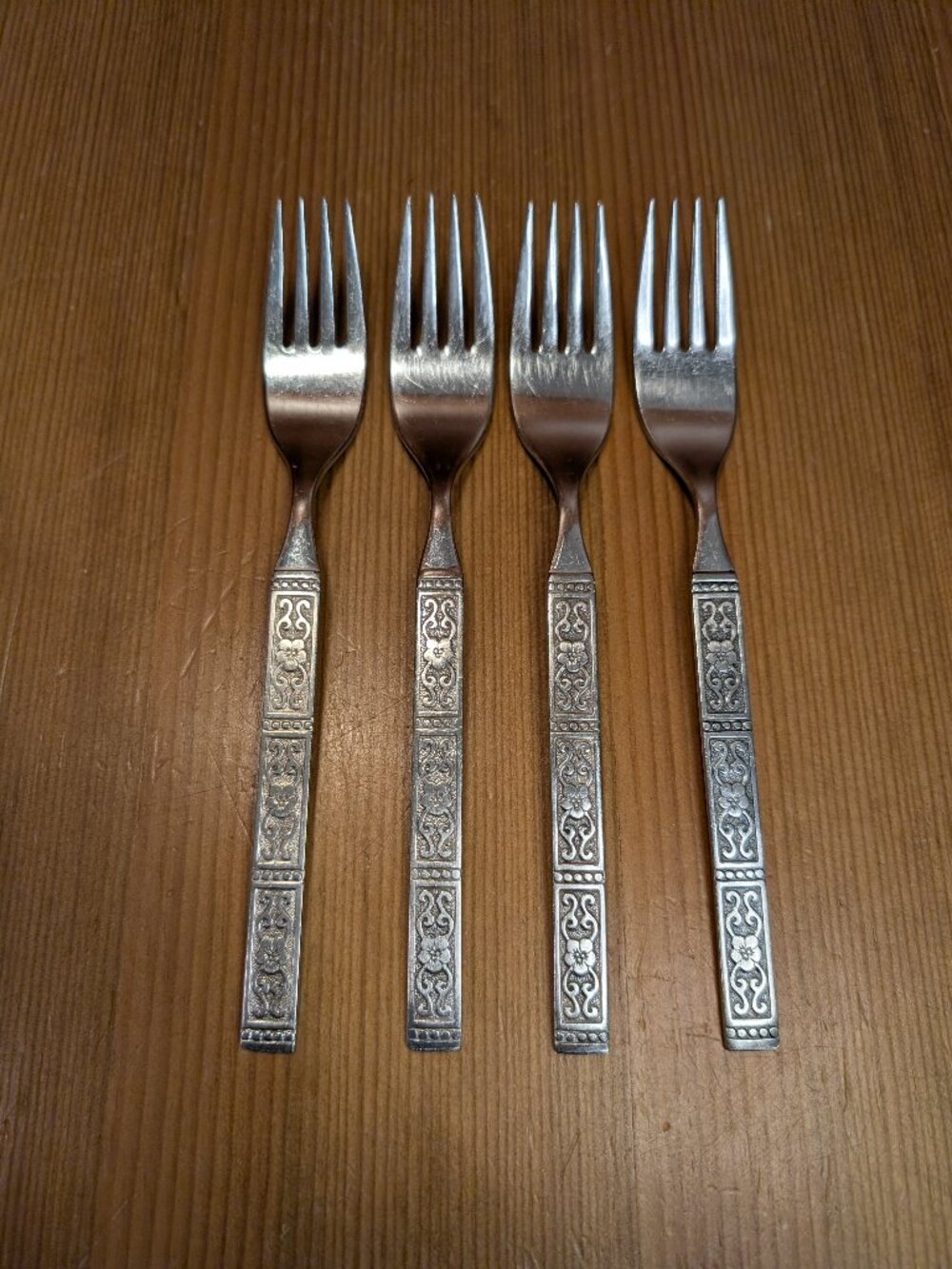 Lot of 4 Oneida Community ISABELLA Stainless Steel 7 3/8" Dinner Fork Set - GUC